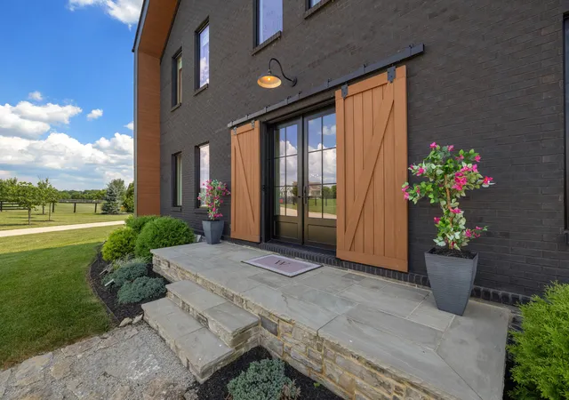 2nd image of 689 Sarah Blake Ln, Versailles, KY 40383 | MLS# 26008955