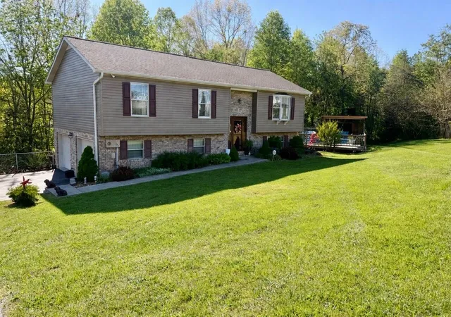 1st image of 208 Carnation Dr, Corbin, KY 40701 | MLS# 26008521