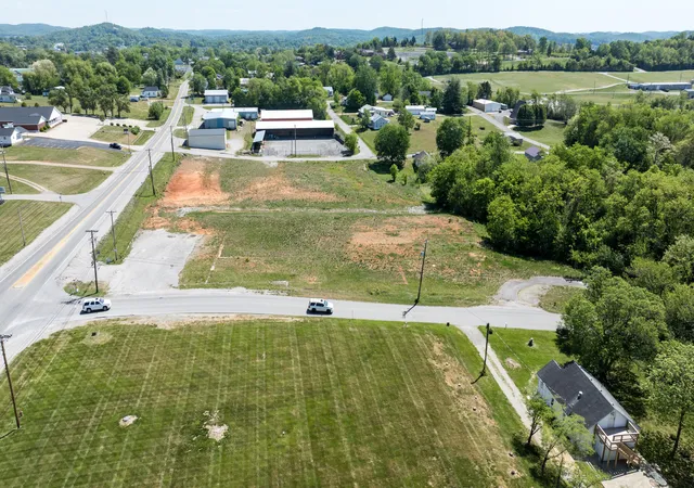 Photo 3 of Sale Pending at 1147 W Highway 80, Somerset, KY 42503 | MLS# 26008749 | Listing updated on 2026-09-01