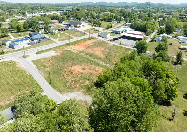 Photo 4 of Sale Pending at 1147 W Highway 80, Somerset, KY 42503 | MLS# 26008749 | Listing updated on 2026-09-01