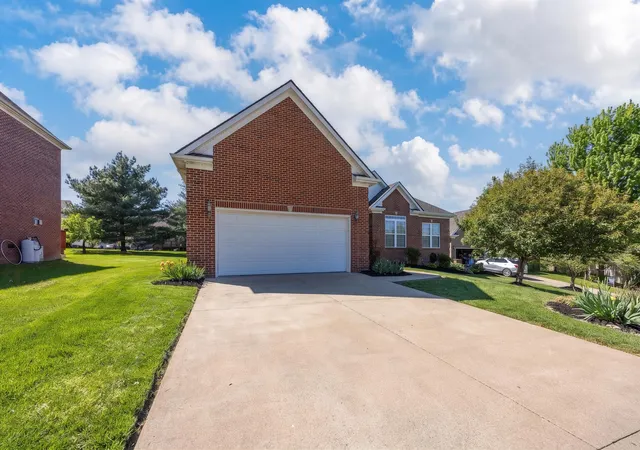 Homes for sale in Paris, KY | 111 Cedar Stream Dr, Paris, KY 40361 | MLS# 26008593