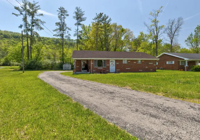 Homes for sale in Stanton, KY | 681 E College Ave, Stanton, KY 40380 | MLS# 26008726