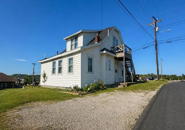 Photo 2 of Single family home for sale at 341 Langdon St, Somerset, KY 42503 | MLS# 26008841 | Listing updated on 2026-04-23