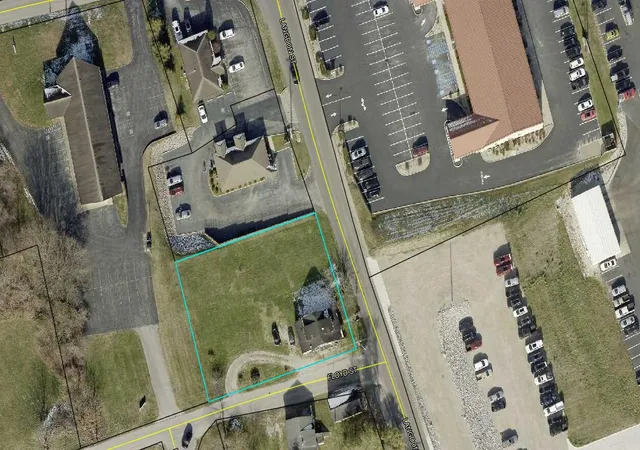 Photo 3 of Single family home for sale at 341 Langdon St, Somerset, KY 42503 | MLS# 26008841 | Listing updated on 2026-04-23