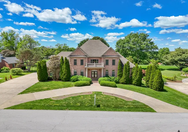 Photo 1 of Mansion for sale at 238 Duntreath St, Frankfort, KY 40601 | MLS# 26008783 | Listing updated on 2026-10-20