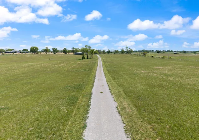 Photo 3 of Sale Pending at 4010 Harrodsburg Rd, Danville, KY 40422 | MLS# 26008852 | Listing updated on 2026-09-16