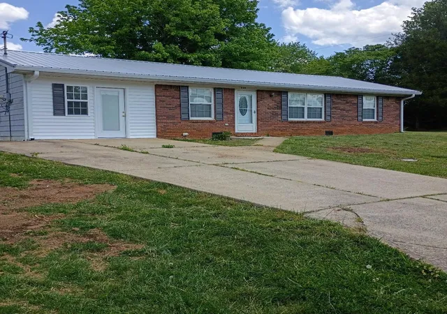 Homes for sale in Monticello, KY | 323 Tennessee Ave, Monticello, KY 42633 | MLS# 26008987