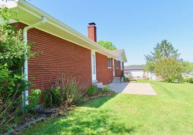Photo 4 of Single family home for sale at 912 Barbourville St, Corbin, KY 40701 | MLS# 26008897 | Listing updated on 2026-08-26