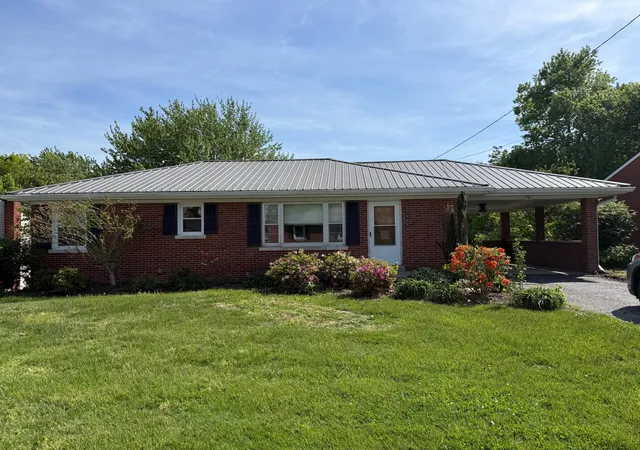 Homes for sale in Lancaster, KY | 208 Gale Dr, Lancaster, KY 40444 | MLS# 26008892