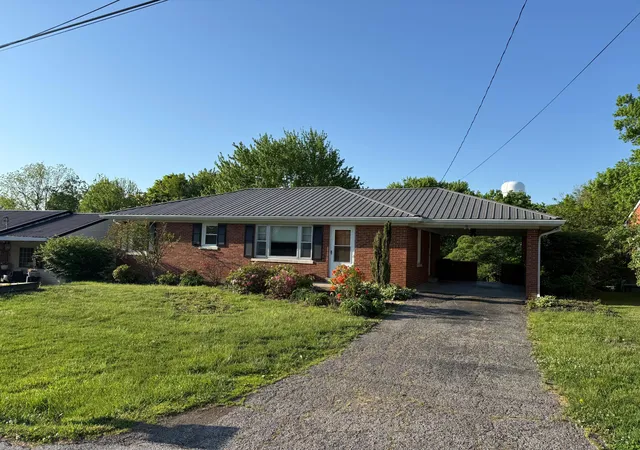 Homes for sale in Lancaster, KY | 208 Gale Dr, Lancaster, KY 40444 | MLS# 26008892