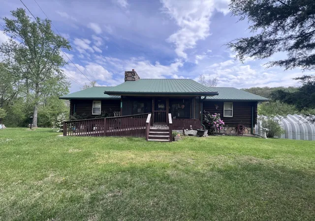 Homes for sale in Williamsburg, KY | 4900 E Kentucky 904, Williamsburg, KY 40769 | MLS# 26009059