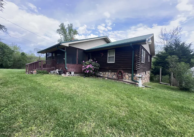 Homes for sale in Williamsburg, KY | 4900 E Kentucky 904, Williamsburg, KY 40769 | MLS# 26009059