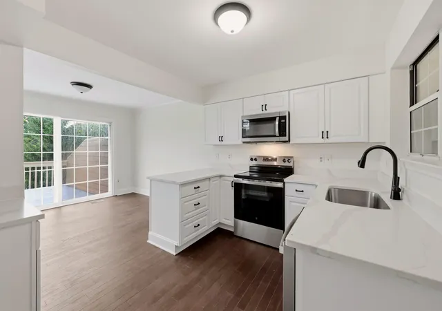 Photo 2 of Townhouse for sale at 1851 Bridgestone Dr, Lexington, KY 40511 | MLS# 26019947 | Listing updated on 2026-09-03