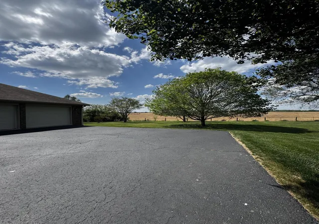 Photo 3 of Sale Pending at 218 La Colline, Harrodsburg, KY 40330 | MLS# 26009058 | Listing updated on 2026-04-27