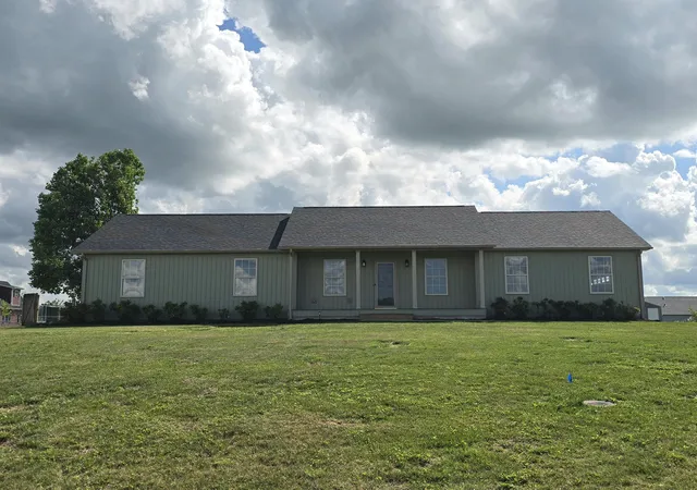 Homes for sale in London, KY | 97 Boone Trl, London, KY 40744 | MLS# 26009133