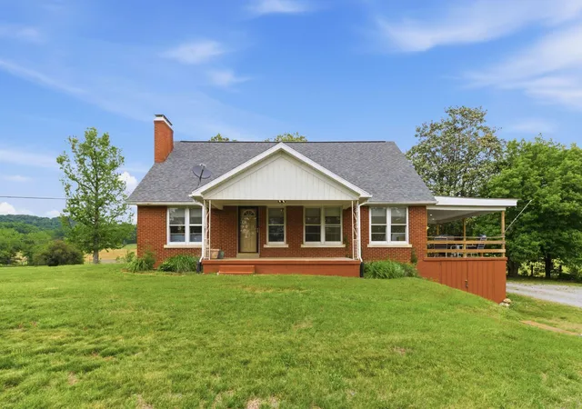 Homes for sale in Jamestown, KY | 5029 S Hwy 379, Jamestown, KY 42629 | MLS# 26010004