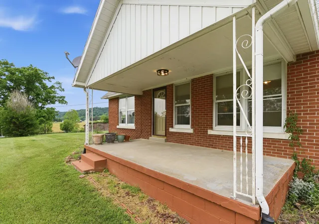 Homes for sale in Jamestown, KY | 5029 S Hwy 379, Jamestown, KY 42629 | MLS# 26010004