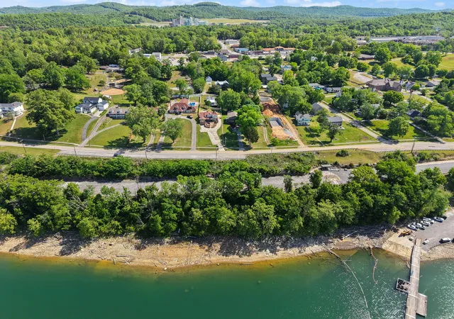 3rd image of 518 W Lakeshore Dr, Burnside, KY 42519 | MLS# 26009113
