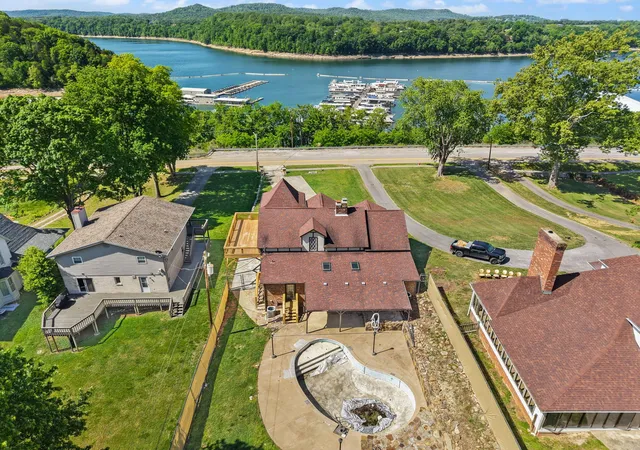 Photo 2 of Single family home for sale at 518 W Lakeshore Dr, Burnside, KY 42519 | MLS# 26009113 | Listing updated on 2026-09-24