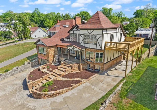 Photo 4 of Single family home for sale at 518 W Lakeshore Dr, Burnside, KY 42519 | MLS# 26009113 | Listing updated on 2026-09-24