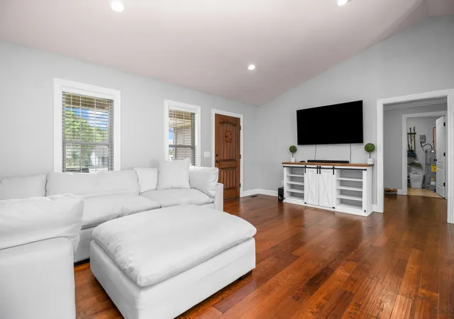 Photo 4 of Single family home for sale at 3522 Barbourville Rd, London, KY 40744 | MLS# 26009477 | Listing updated on 2026-07-27