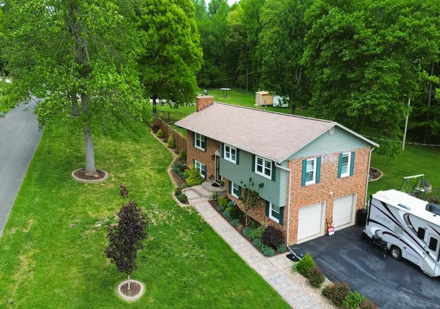 Photo 3 of Single family home for sale at 140 Tuit Acres Dr, Corbin, KY 40701 | MLS# 26009702 | Listing updated on 2026-05-06