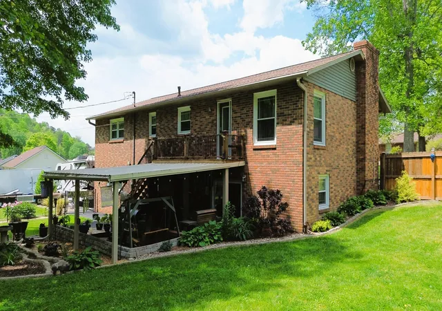 Photo 4 of Single family home for sale at 140 Tuit Acres Dr, Corbin, KY 40701 | MLS# 26009702 | Listing updated on 2026-05-06