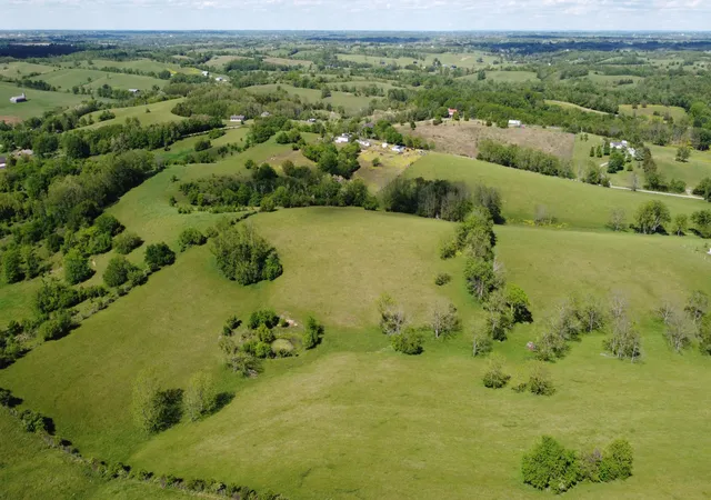 3rd image of 250 Rockridge Rd, Paris, KY 40361 | MLS# 26009682