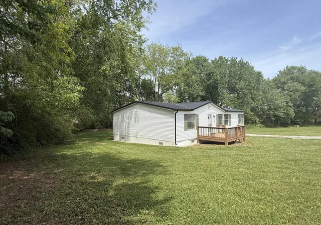 Homes for sale in London, KY | 254 Sunny Brook Cir, London, KY 40744 | MLS# 26009236