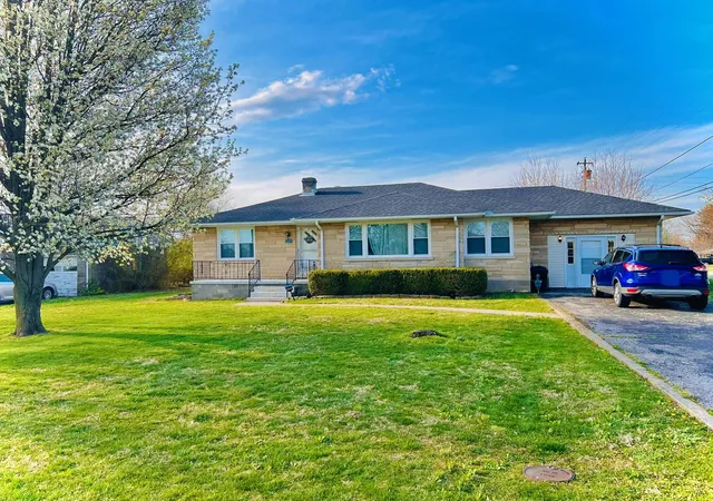 Homes for sale in Campbellsville, KY | 800 W Main St, Campbellsville, KY 42718 | MLS# 26009251