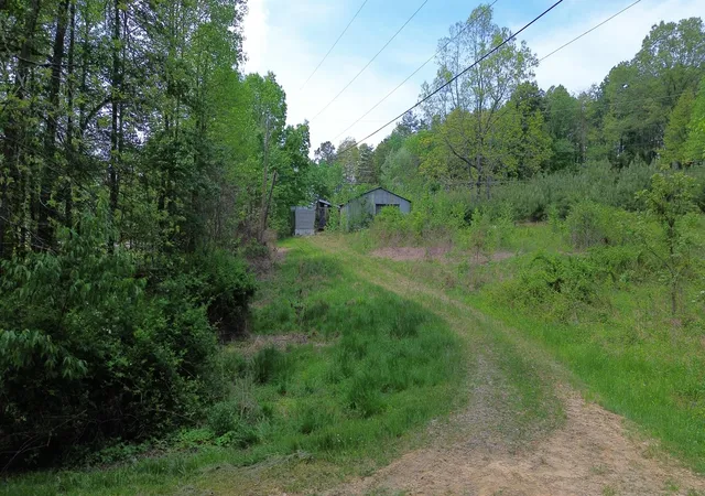 Photo 3 of Sale Pending at 1008 Campbell Rd, Corbin, KY 40701 | MLS# 26010642 | Listing updated on 2026-05-19