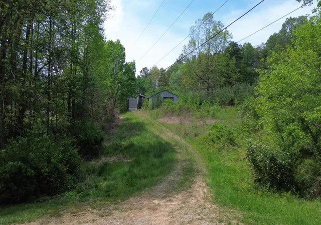 Photo 3 of Sale Pending at 1008 Campbell Rd, Corbin, KY 40701 | MLS# 26010642 | Listing updated on 2026-05-19