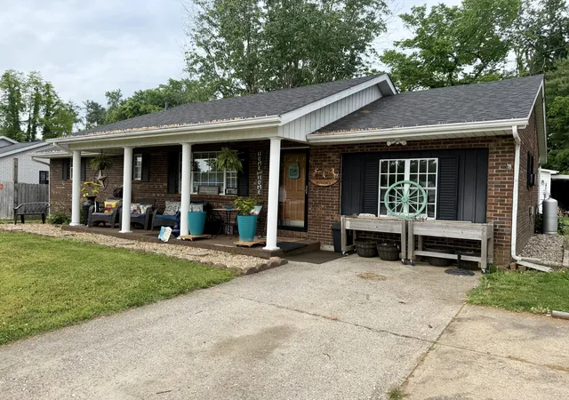 Homes for sale in Somerset, KY | 5006 Beechwood Dr, Somerset, KY 42501 | MLS# 26009723