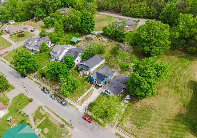 Homes for sale in Irvine, KY | 335 Broadway St, Irvine, KY 40336 | MLS# 26009542