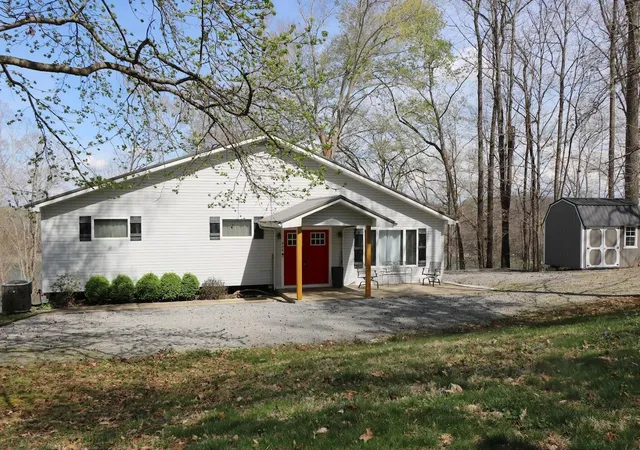 Homes for sale in Jamestown, KY | 404 Lorel Dunbar Rd, Jamestown, KY 42629 | MLS# 26009334