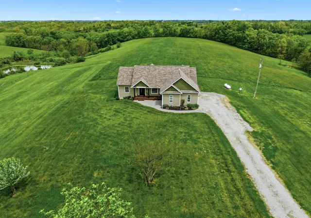 Photo 4 of Single family home for sale at 401 Simpson Ridge Rd, Williamstown, KY 41097 | MLS# 26009684 | Listing updated on 2026-05-01
