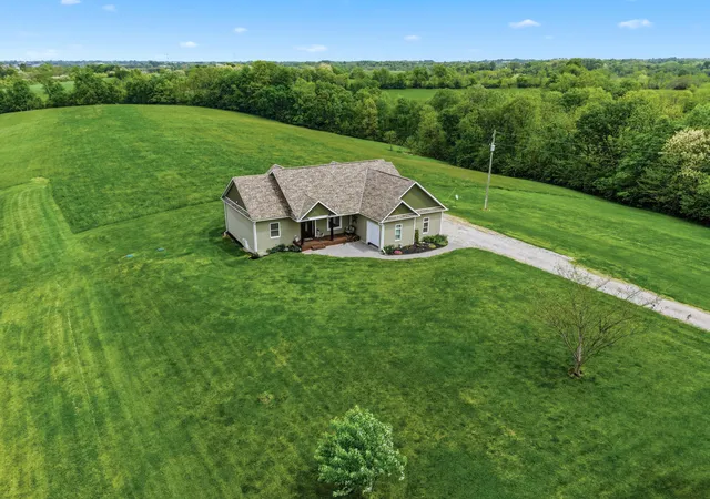 Photo 1 of Single family home for sale at 401 Simpson Ridge Rd, Williamstown, KY 41097 | MLS# 26009684 | Listing updated on 2026-05-01