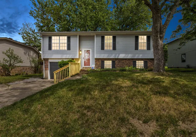 Homes for sale in Winchester, KY | 618 Westmeade Dr, Winchester, KY 40391 | MLS# 26009371