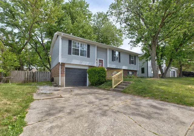 Homes for sale in Winchester, KY | 618 Westmeade Dr, Winchester, KY 40391 | MLS# 26009371