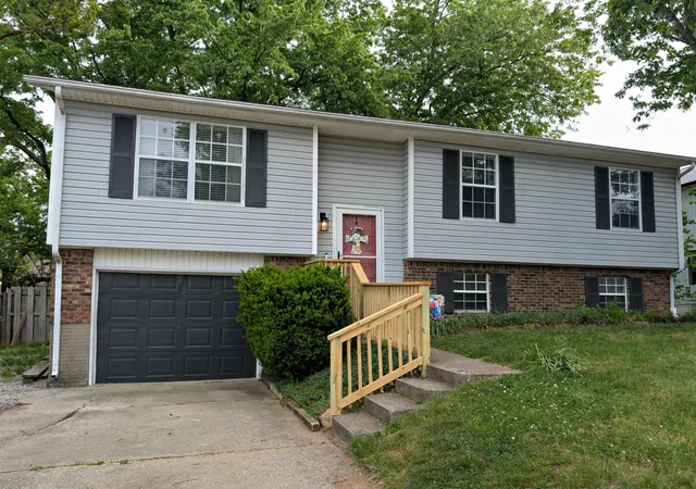 Homes for sale in Winchester, KY | 618 Westmeade Dr, Winchester, KY 40391 | MLS# 26009371