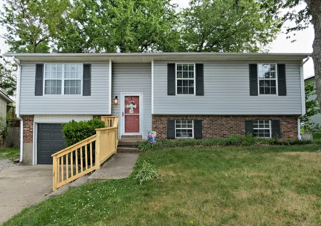 Homes for sale in Winchester, KY | 618 Westmeade Dr, Winchester, KY 40391 | MLS# 26009371