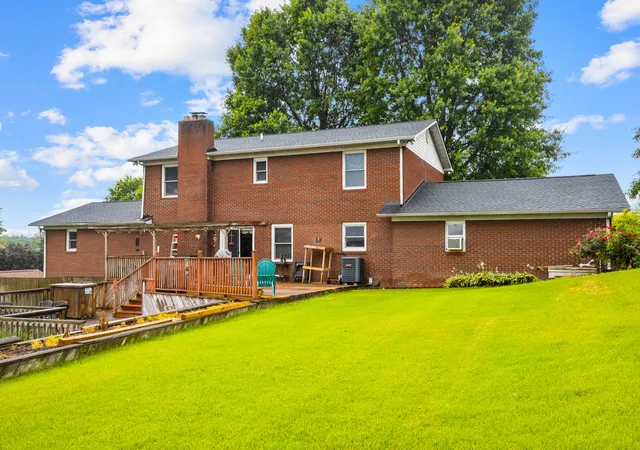 Photo 4 of Single family home for sale at 102 Dogwood Trl, London, KY 40741 | MLS# 26015219 | Listing updated on 2026-07-27