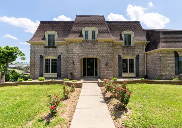 Photo 4 of House for sale at 1830 Jacks Crk Pike, Lexington, KY 40515 | MLS# 26009387 | Listing updated on 2026-05-19