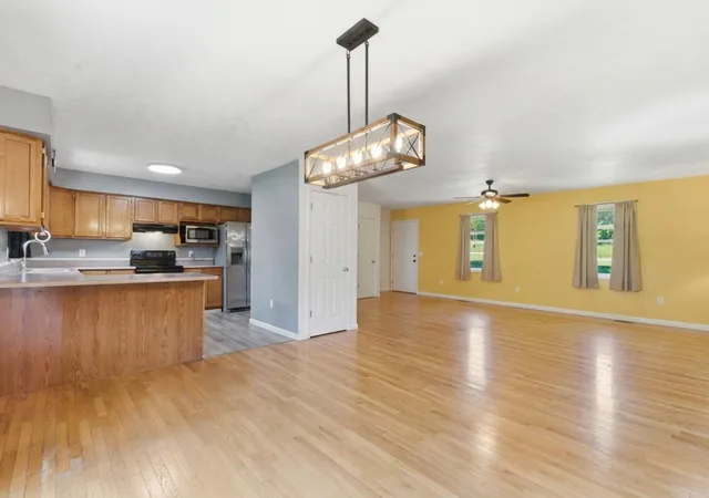 Photo 4 of Single family home for sale at 416 Angel Rd, Berea, KY 40403 | MLS# 26011034 | Listing updated on 2026-10-01