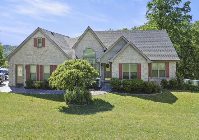 2nd image of 3823 Hickory Hill Dr, Somerset, KY 42503 | MLS# 26010272