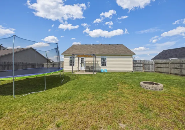 Homes for sale in Lawrenceburg, KY | 1005 Cedar Ridge Ct, Lawrenceburg, KY 40342 | MLS# 26009946