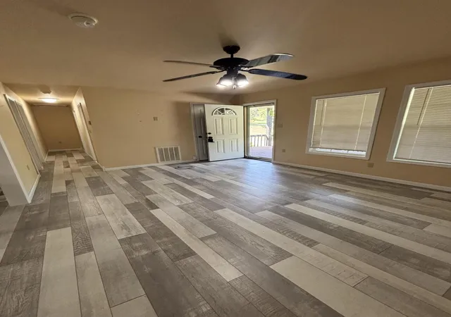 Photo 4 of Single family home for sale at 10007 US 421, Mc Kee, KY 40447 | MLS# 26009594 | Listing updated on 2026-08-29