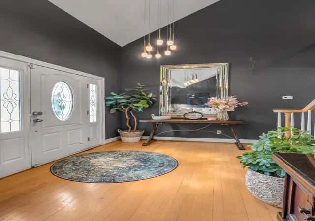Photo 3 of Single family home for sale at 1070 Forest Lake Dr, Lexington, KY 40515 | MLS# 26009615 | Listing updated on 2026-06-13