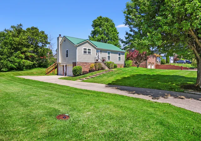 Photo 1 of Single family home for sale at 193 Candlewood Dr, Danville, KY 40422 | MLS# 26009689 | Listing updated on 2026-05-20