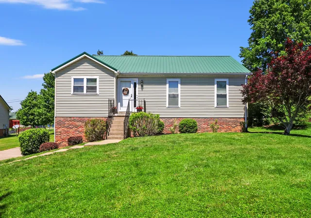 Photo 2 of Single family home for sale at 193 Candlewood Dr, Danville, KY 40422 | MLS# 26009689 | Listing updated on 2026-05-20
